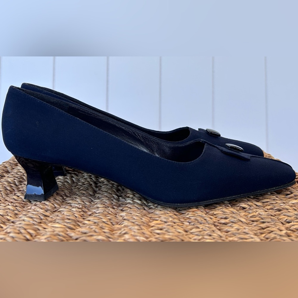 Stuart Weitzman Textured Satin Spoon Heels Square Toe Navy Size‎ 6.5M - Picture 5 of 10